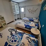 Holiday home Charmante Dependance En Rez De Jardin D'une Maison *