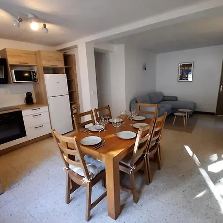 Charmante Dependance En Rez De Jardin D'une Maison