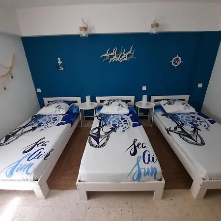 Charmante Dependance En Rez De Jardin D'une Maison * La Ciotat