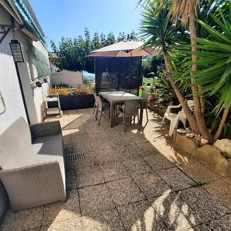 Charmante Dependance En Rez De Jardin D'une Maison La Ciotat